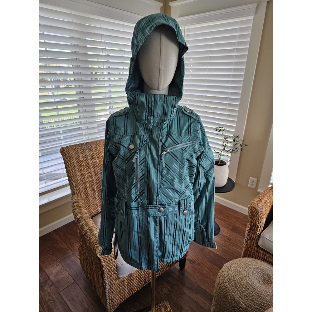 686 Ski/Snowboarding Jacket Women's Size XS Mulitpocket Striped Green